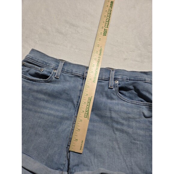 Levi's Women's Mid Length Shorts Size 32 Zip Fly Mid Rise  Blue Denim - Picture 12 of 13
